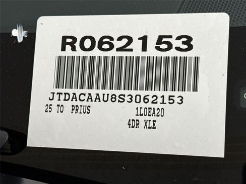 Certified 2025 Toyota Prius XLE FWD image 44
