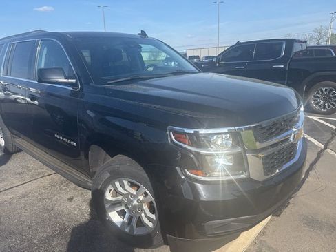 Used 2019 Chevrolet Suburban LT RWD image 4