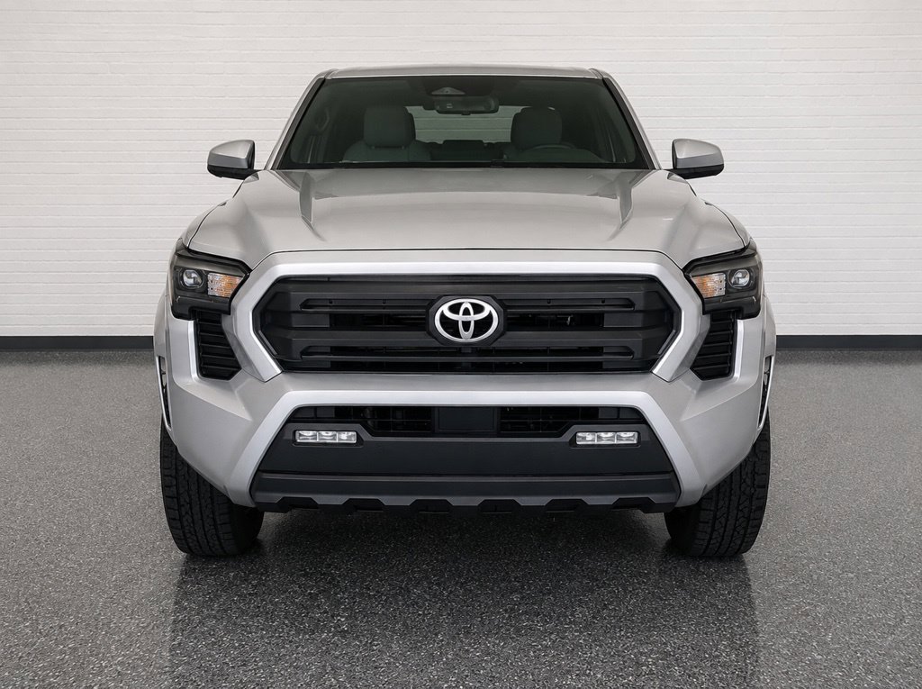 Used 2025 Toyota Tacoma SR5 AWD/4WD image 6