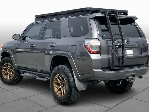 Used 2020 Toyota 4Runner SR5 image 10