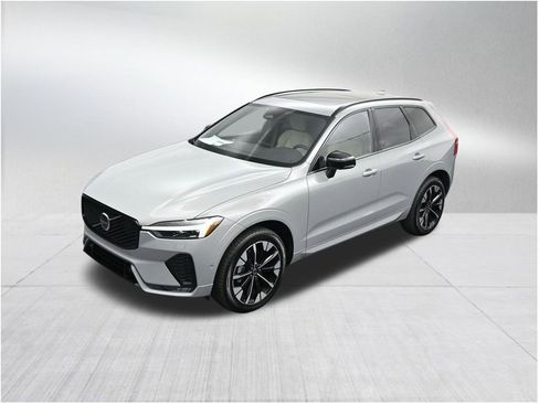 New 2026 Volvo XC60 B5 Plus w/ Protection Package Premier AWD/4WD image 13