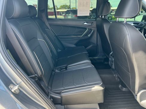 Used 2022 Volkswagen Tiguan SEL R-Line AWD/4WD image 31