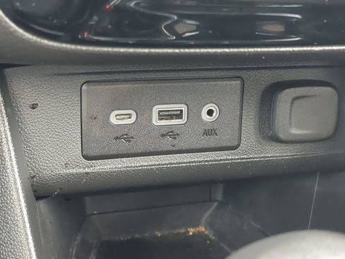 Used 2023 Buick Encore GX Essence w/ Experience Buick Package image 23