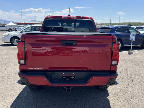 Used 2025 Chevrolet Colorado LT RWD image 4
