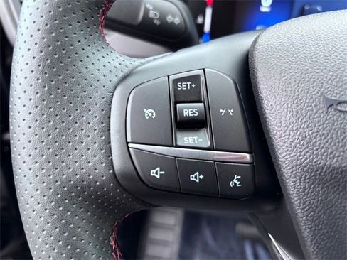 Used 2025 Ford Escape ST-Line image 17