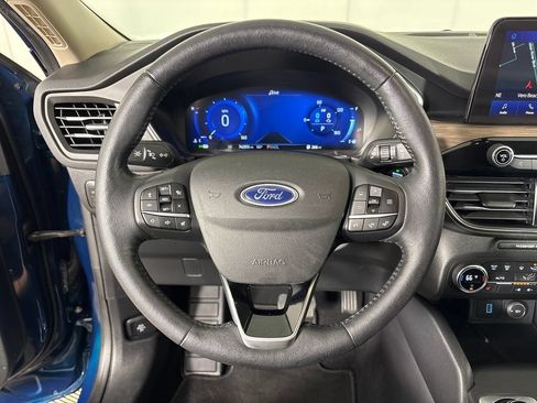 Used 2020 Ford Escape Titanium w/ Titanium Premium Package 2.0 AWD/4WD image 18