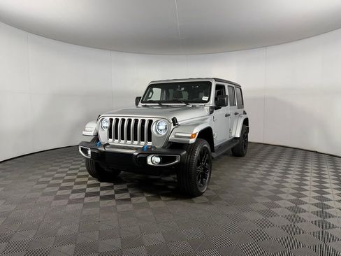 Used 2023 Jeep Wrangler Unlimited Sahara image 11
