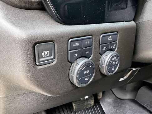 Used 2024 Chevrolet Silverado 1500 RST w/ Z71 Off-Road Package AWD/4WD image 32