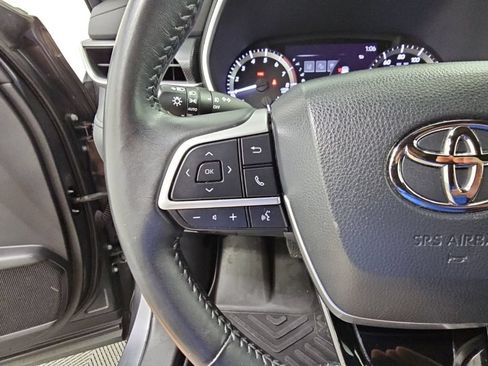 Used 2024 Toyota Highlander XSE FWD image 27