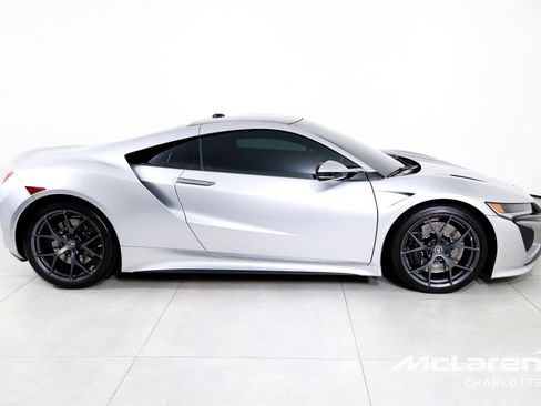 Used 2017 Acura NSX AWD/4WD image 9