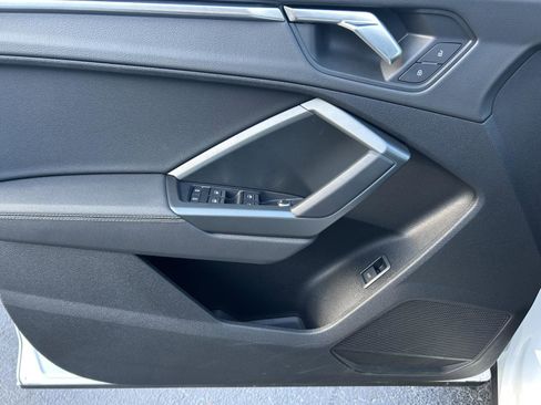 Certified 2025 Audi Q3 2.0T Premium w/ Black Optic Sport Package image 16