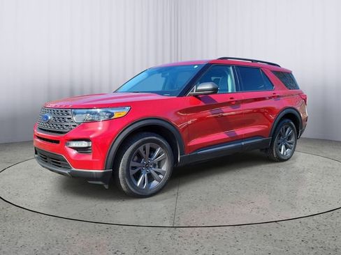 Used 2021 Ford Explorer XLT w/ Equipment Group 202A AWD/4WD image 5