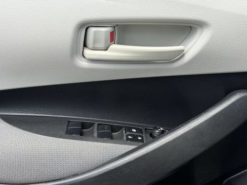 Used 2022 Toyota Corolla LE FWD image 22