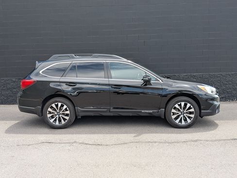 Used 2017 Subaru Outback 2.5i Limited AWD/4WD image 4