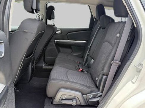 Used 2020 Dodge Journey SE w/ SE Popular Equipment Group FWD image 11
