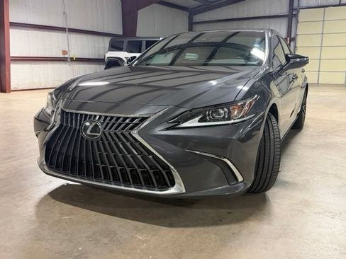 Used 2023 Lexus ES 350 w/ Premium Package FWD image 3