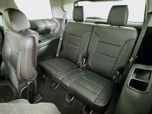 Used 2021 GMC Acadia AT4 image 30