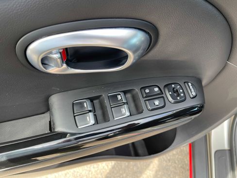 Used 2019 Kia Soul ! w/ Technology Package image 17