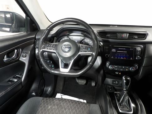 Used 2019 Nissan Rogue SV w/ Premium Package AWD/4WD image 12
