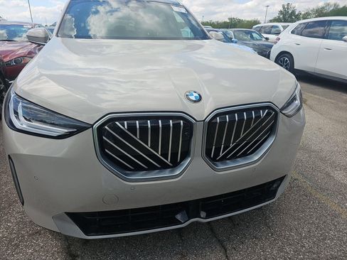 Used 2025 BMW X3 xDrive30 w/ Premium Package AWD/4WD image 2