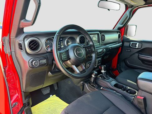 Used 2018 Jeep Wrangler Unlimited Sport S AWD/4WD image 25