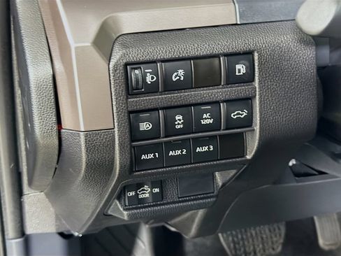 Used 2024 Toyota Tacoma TRD Off-Road w/ TRD Off Road Premium Package AWD/4WD image 11