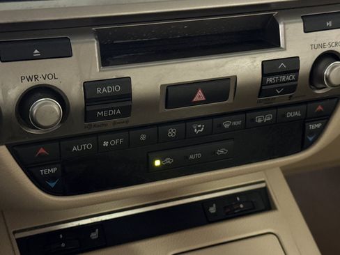 Used 2013 Lexus ES 350 w/ Premium Pkg FWD image 18