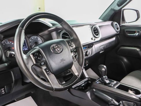 Used 2023 Toyota Tacoma TRD Off-Road image 23