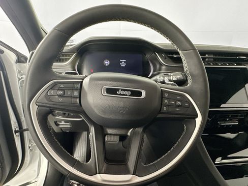 Used 2023 Jeep Grand Cherokee L Laredo AWD/4WD image 11