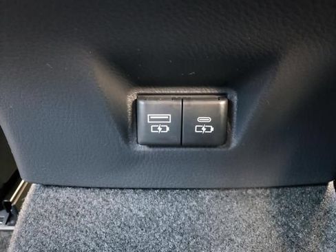 Used 2026 Toyota Camry SE FWD image 13