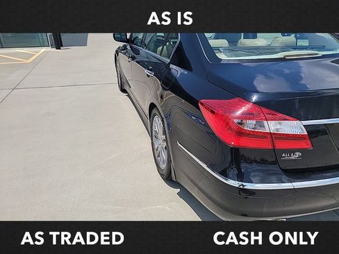 Used 2013 Hyundai Genesis 3.8 w/ Technology Pkg RWD image 6