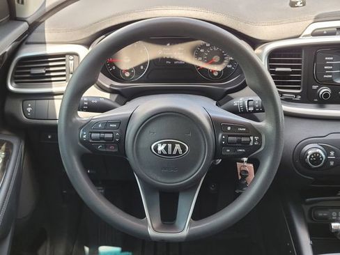 Used 2018 Kia Sorento L FWD image 12