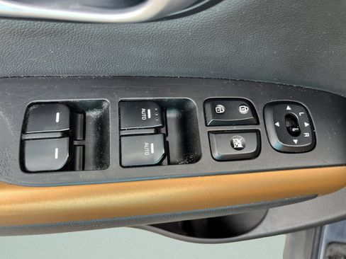 Used 2015 Kia Soul ! w/ Sun & Sound Package FWD image 26