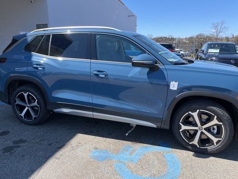 New 2026 Volkswagen Tiguan SE image 8