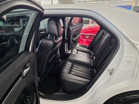 Used 2017 Chrysler 300 S RWD image 34