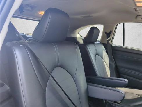 Certified 2026 Toyota Highlander XLE AWD/4WD image 25
