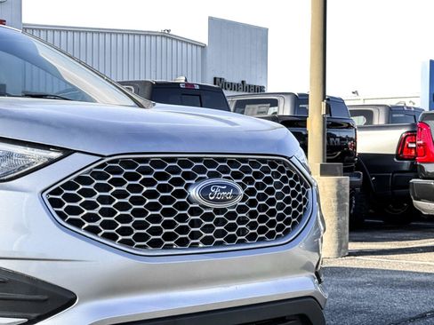Used 2024 Ford Edge SEL AWD/4WD image 6