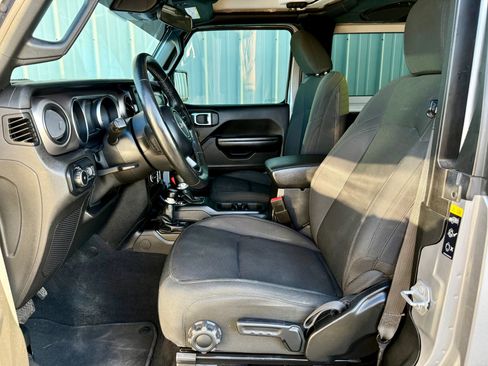 Used 2021 Jeep Wrangler Sport AWD/4WD image 28