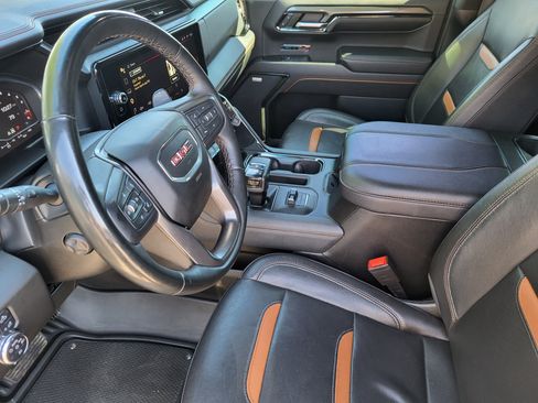 Used 2023 GMC Sierra 1500 AT4 w/ AT4 Premium Package AWD/4WD image 12