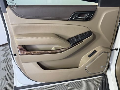 Used 2017 GMC Yukon XL SLT w/ Open Road Package RWD image 12