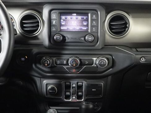 Used 2018 Jeep Wrangler Unlimited Sport S AWD/4WD image 23