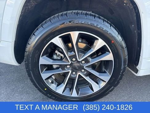 Used 2023 Jeep Grand Cherokee L Overland image 9