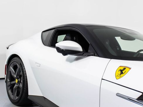Certified 2025 Ferrari 12Cilindri RWD image 14