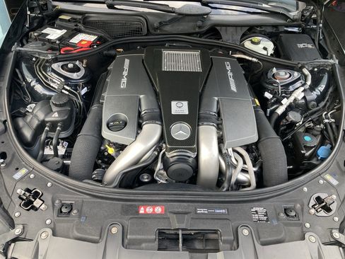 Used 2012 Mercedes-Benz CL 63 AMG image 38