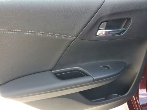Used 2017 Honda Accord Sport image 13