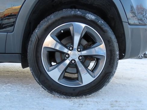 Used 2019 Jeep Cherokee Limited w/ Luxury Group image 10