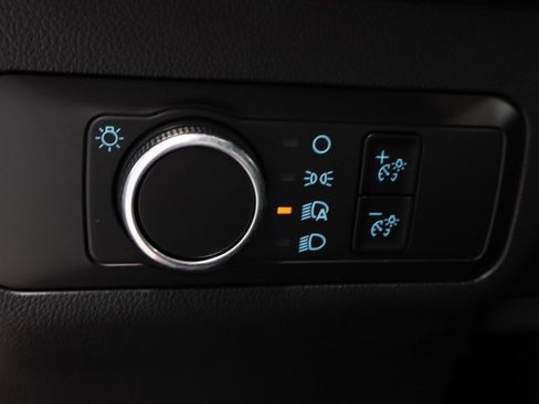 Certified 2025 Ford Escape ST-Line w/ Cold Weather Package image 27