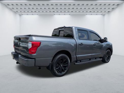 Used 2024 Nissan Titan SV w/ SV Convenience Package RWD image 4