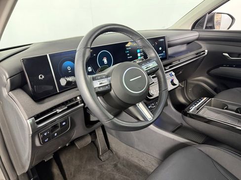Used 2025 Hyundai Tucson Limited image 23