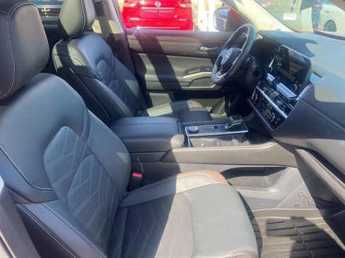 Certified 2024 Nissan Pathfinder Platinum w/ Cargo Package AWD/4WD image 21